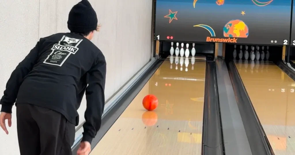 アミューズメントコーナーでボーリング