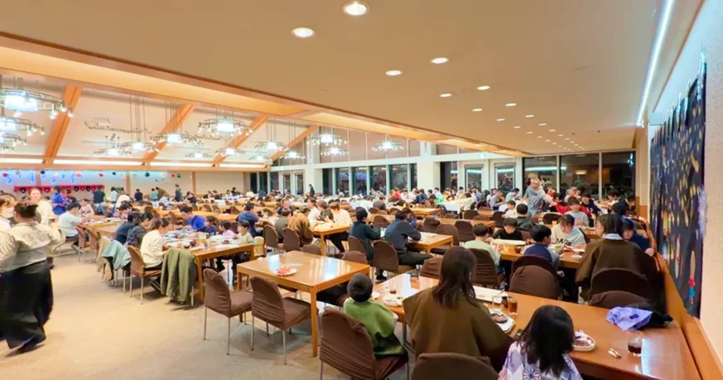 ニュー・グリーンピア津南さんの夕食会場