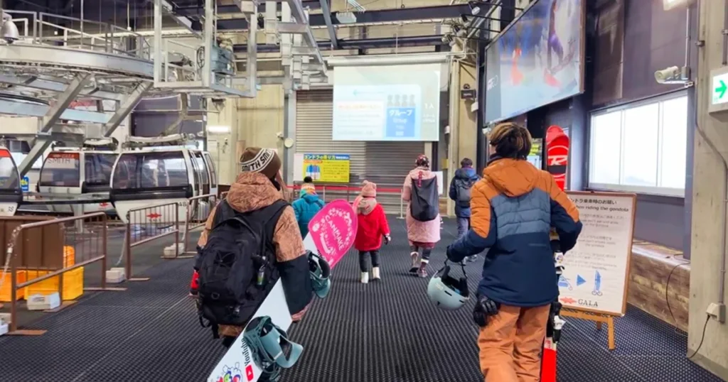 GALA湯沢のゴンドラ搭乗口