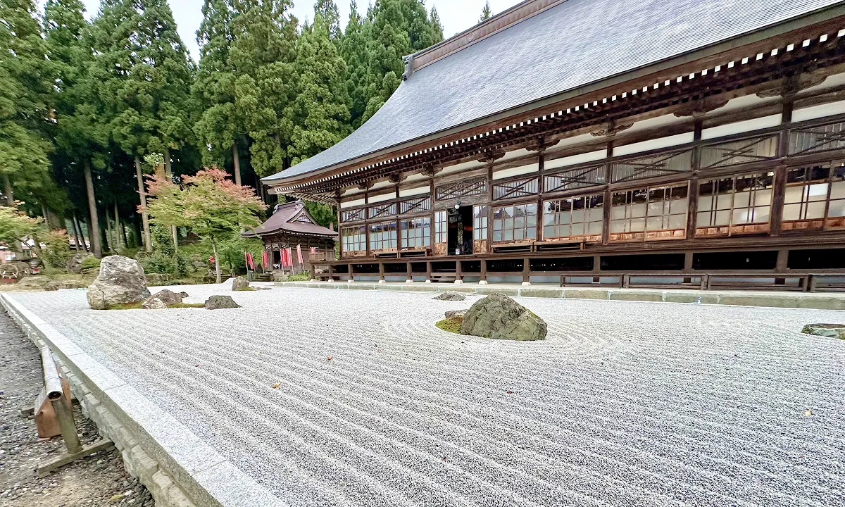 関興寺の枯山水庭園