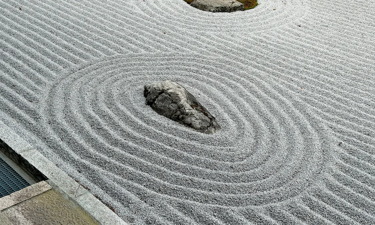 関興寺の枯山水庭園