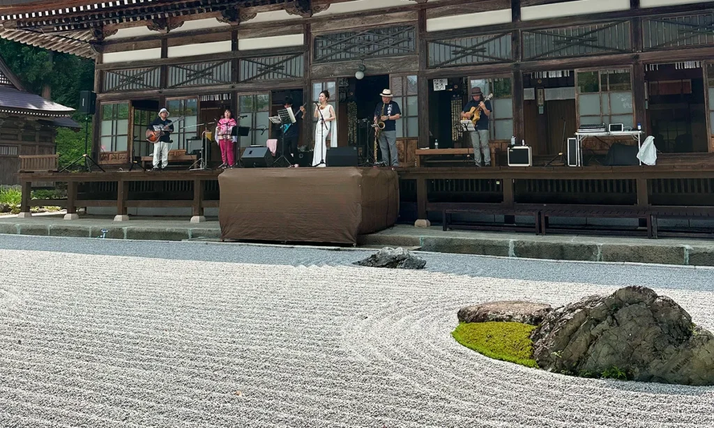 関興寺のJAZZライブ