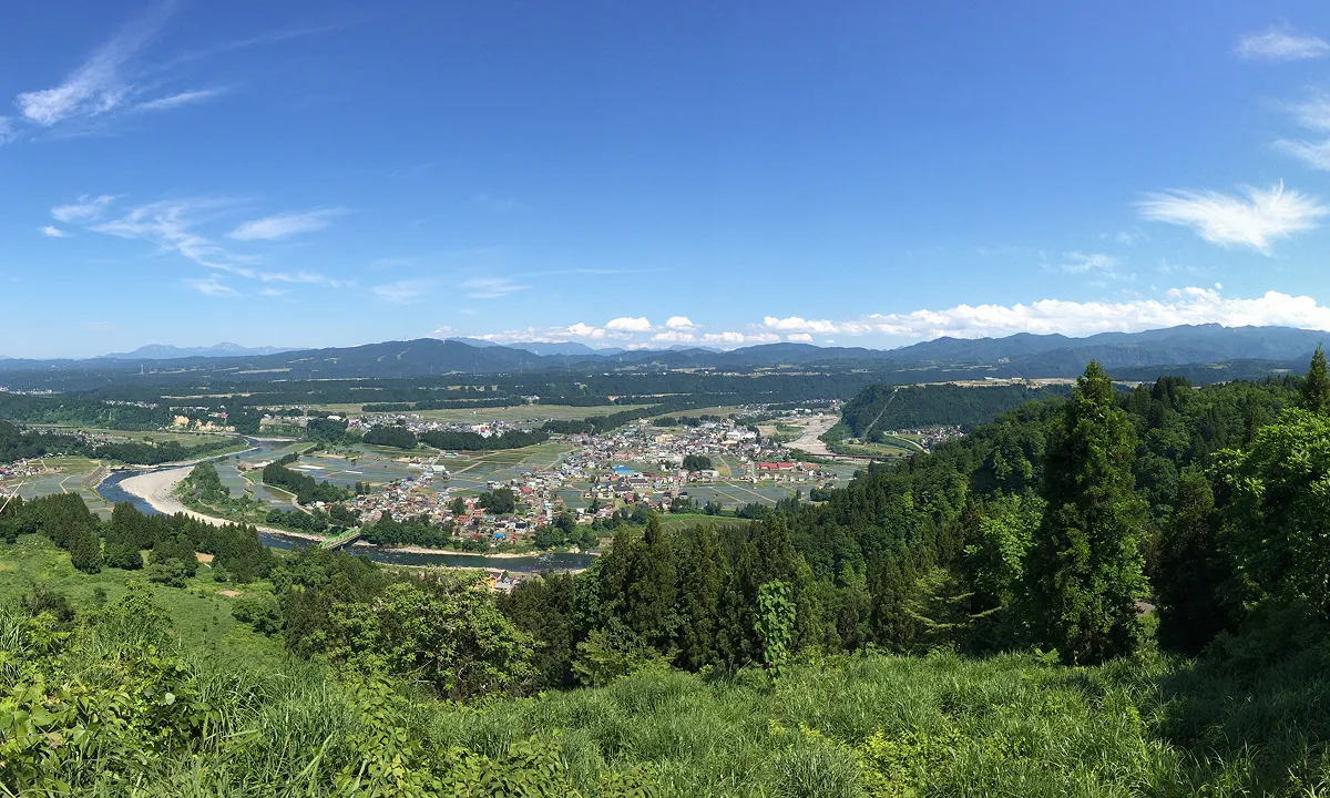 川の展望台(津南の段丘展望台)